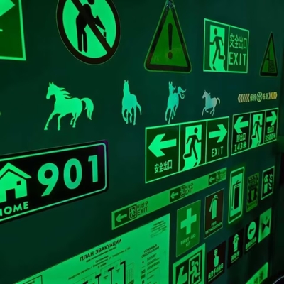 Instruções de Saída de Emergência Vinil Refletivo 240mic para Sinalização de Segurança