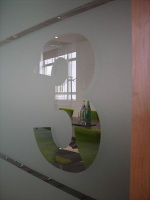 A resistência 100mic do tempo geou etiquetas do vinil para gráficos da janela