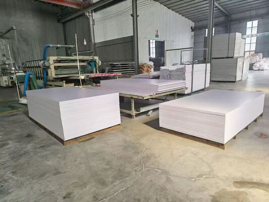 Folha branca 3mm do painel da placa da espuma do PVC da placa do sinal do PVC do alto densidade 1220*2440mm, mobília de 5mm